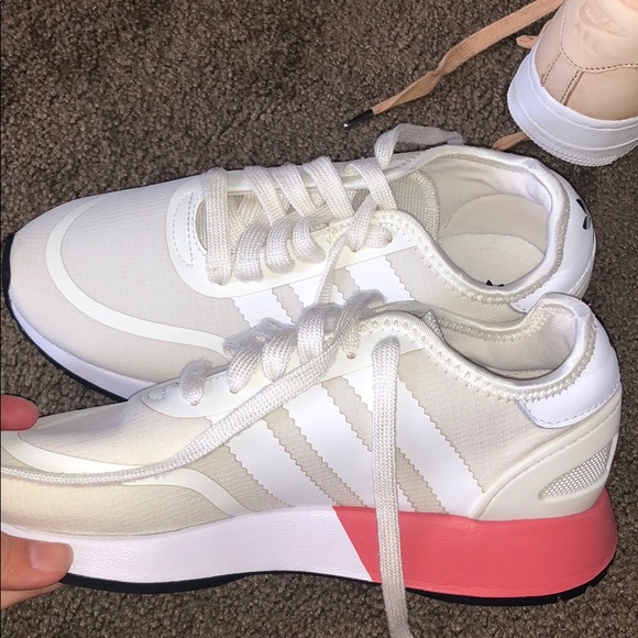 Adidas shoes - Picture 2 of 3